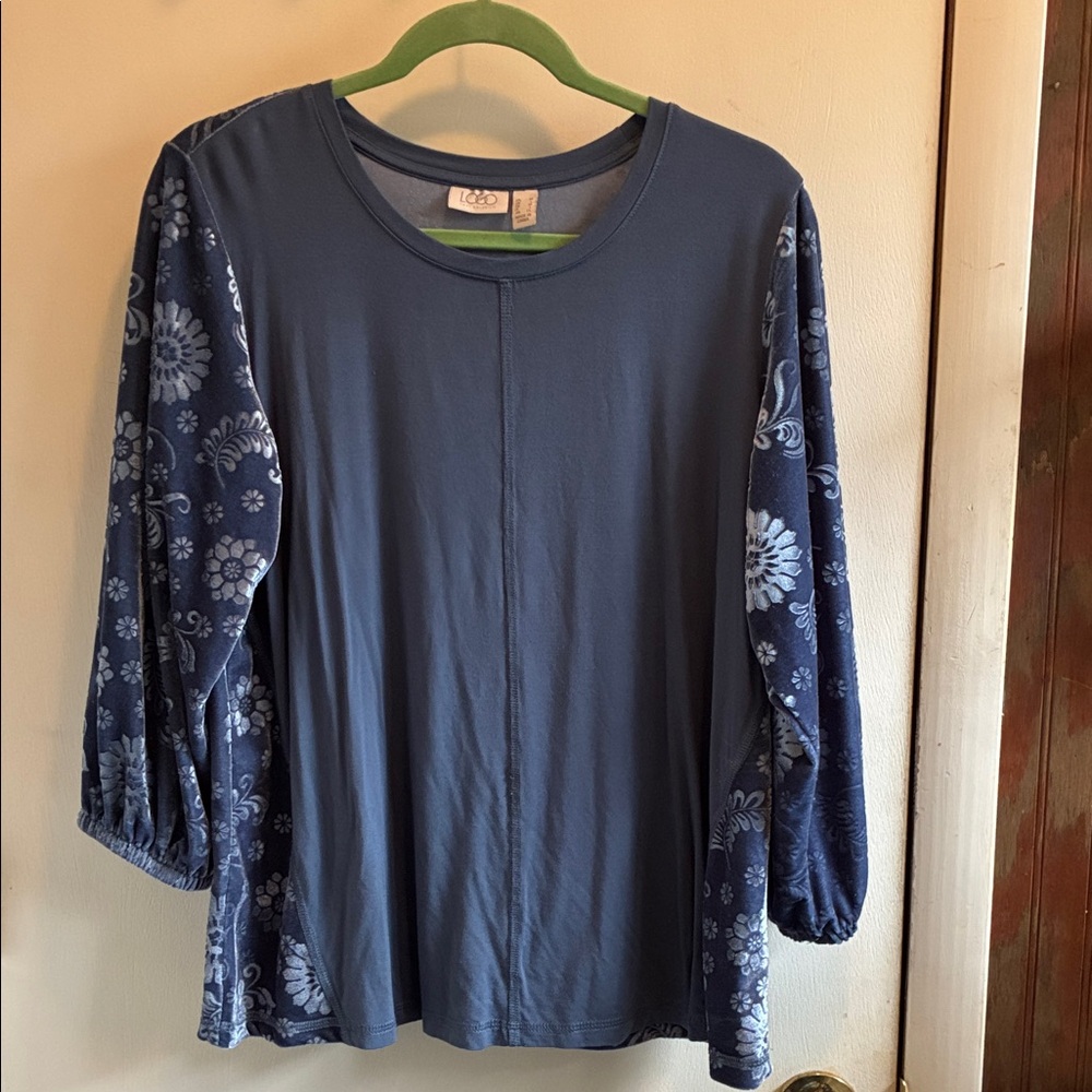 LOGO by Lori Goldstein Navy Top with Floral Print Sleeves